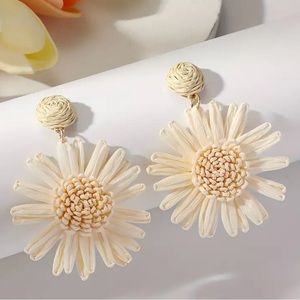 NEW Vintage BOHO Style flower earrings